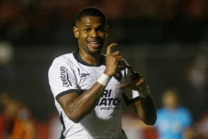 Júnior Santos marcou gol diante do VitóriaFoto: Vítor Silva/Botafogo