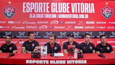 O novo treinador foi apresentado nesta quinta-feira (16). Foto: Victor Ferreira/EC Vitória